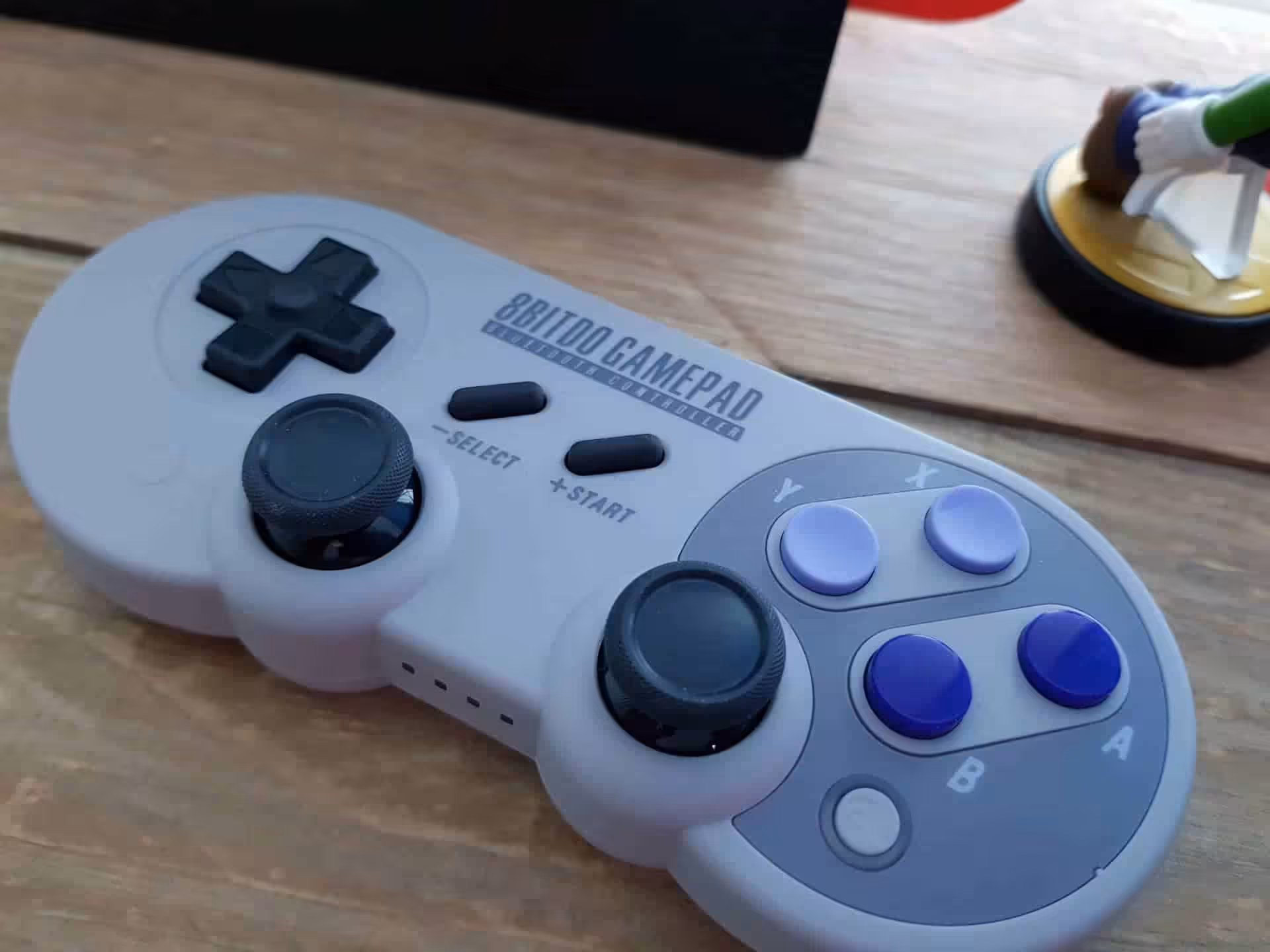 8Bitdo SN30 PRO Gamepad Test: Switch Controller im Retro Design 20180111 182236 • techboys.de ▶ Smart Home. PC-Hardware. Streaming. Ohne Blabla.