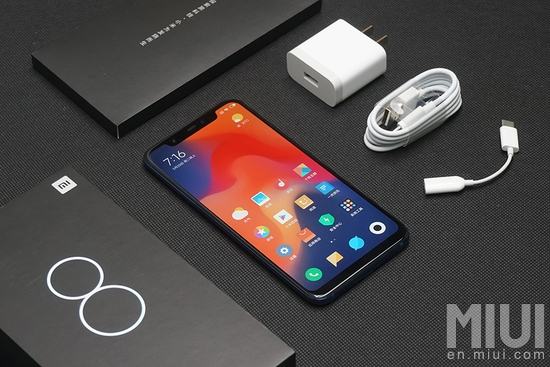 Xiaomi Mi 8 Unboxing