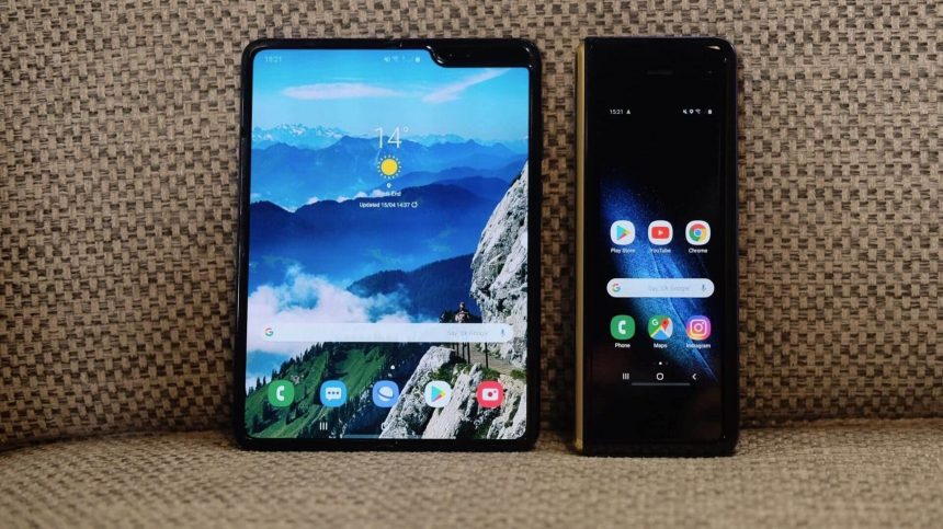 cropped Samsung Galaxy Fold • 🚀 techboys.de : 💡Smarte Technik & Hardware für den Alltag