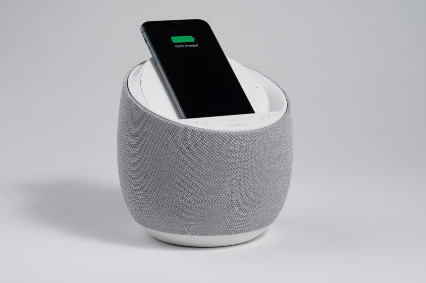SOUNDFORM ELITE™ Hi Fi Smart Speaker Wireless Charger 4 • techboys.de • smart tech, auf den Punkt!