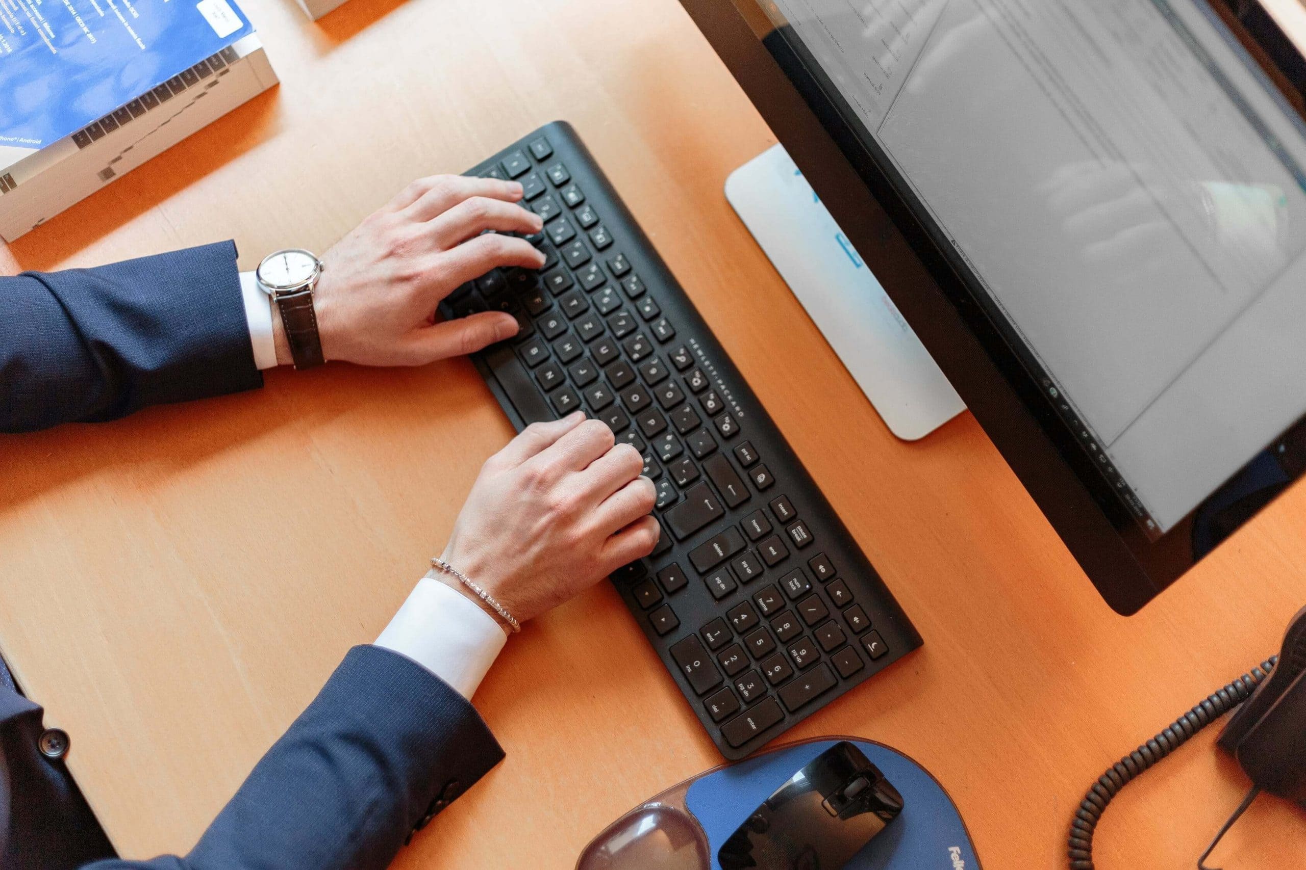 Wie neue Technologie Mitarbeiterzufriedenheit erhöhen kann pexels photo 2058128 scaled • techboys.de • smart tech, auf den Punkt!