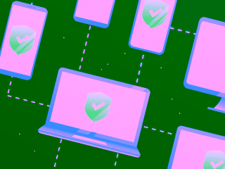 Verschlüsselter Smart Home Schutz auf mehreren Geräten, inklusive Smartphone, Laptop und Desktop, mit grünen Sicherheitssymbolen für sichere Vernetzung.