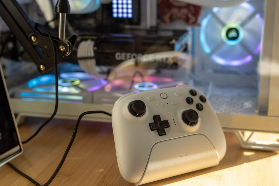 8BitDo Ultimate 2 Wireless (Weiß) im Test: Der Controller ohne Drift – aber mit Dock! 8BitDoUltimate 2 • techboys.de