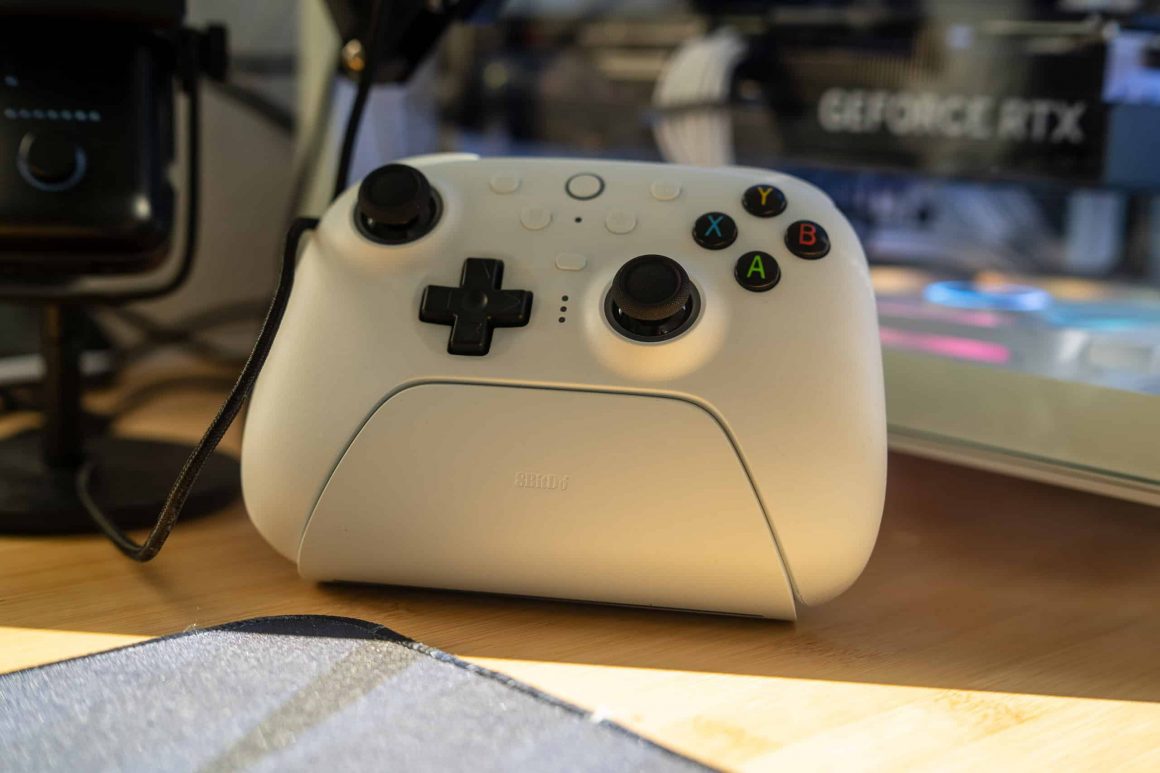 8BitDo Ultimate 2 Wireless (Weiß) im Test: Der Controller ohne Drift – aber mit Dock! 8BitDoUltimate 6 • techboys.de