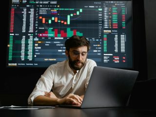 marketing businessman man laptop