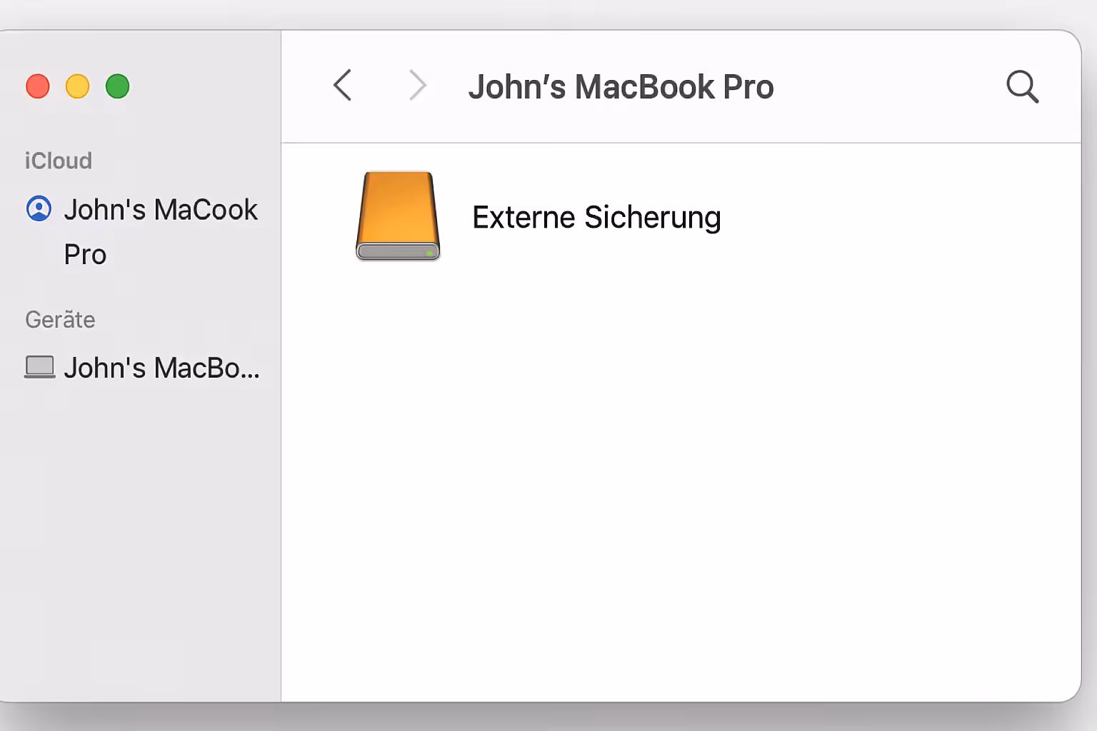 Externe Sicherung eines Smart Home Servers mit moderne Hardware und Streaming-Technologie.