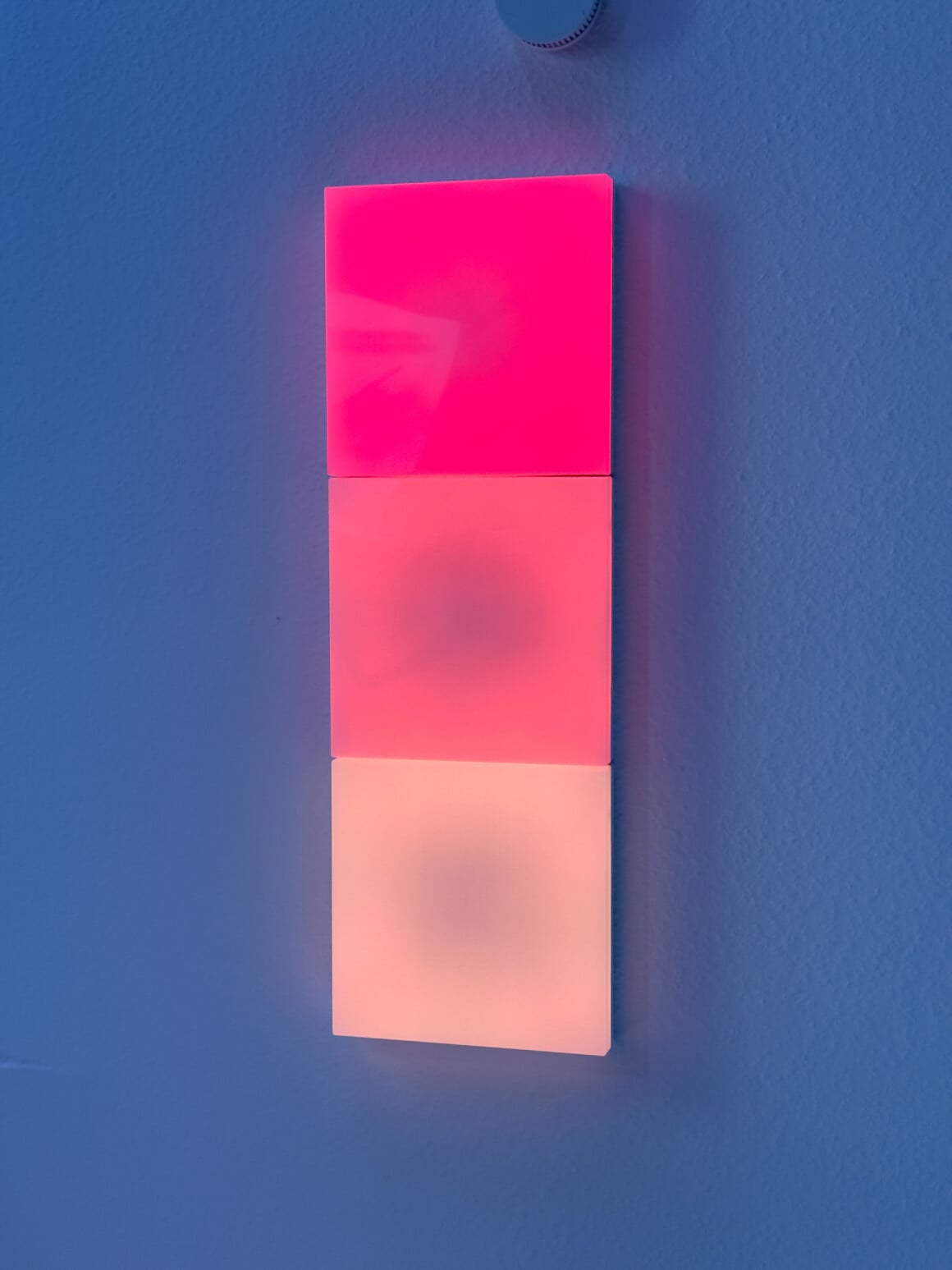 Nanoleaf Skylight Test: Teures Plastik-Upgrade oder brillanter Sci-Fi-Himmel? Nanoleaf Skylight 25 • techboys.de