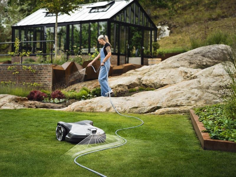Husqvarna Automower NERA 430V und 450V Mähroboter mit AI-Vision-Technologie für die Saison 2026.