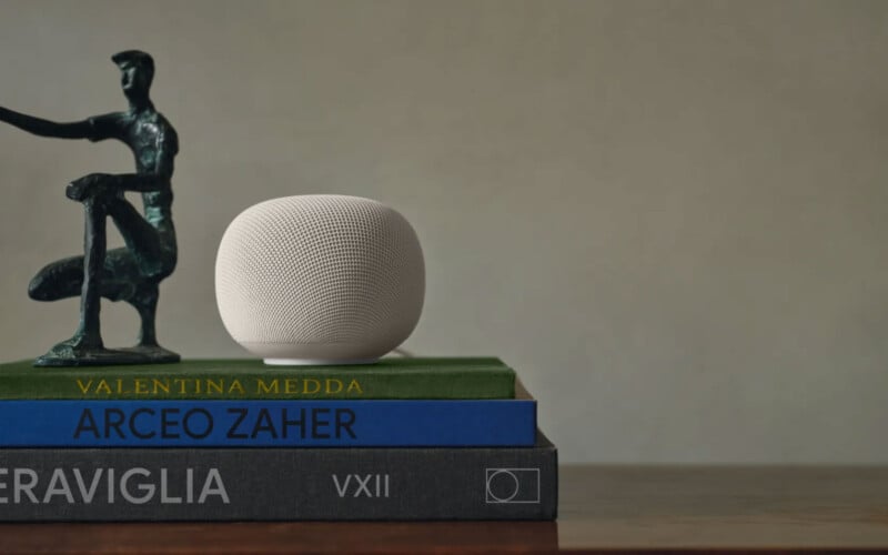 Google Home Speaker mit Gemini in vier Farben