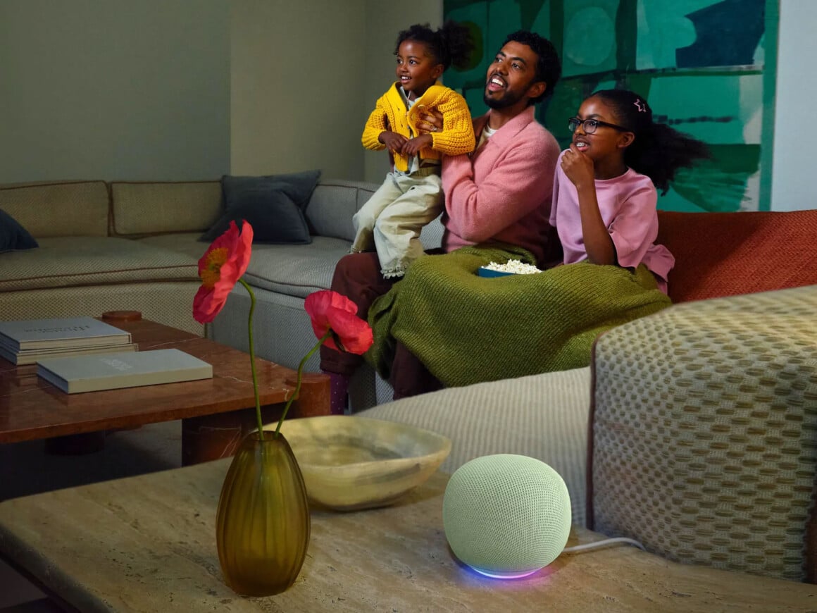 Google Home Speaker: Googles Gemini-Lautsprecher kommt endlich nach Deutschland LED-Lichtring des neuen Google-Lautsprechers in Nahaufnahme