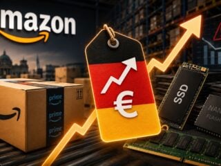 Amazon erhöht Preise: Paket, Preisschild in Deutschland-Farben und Speicherchips