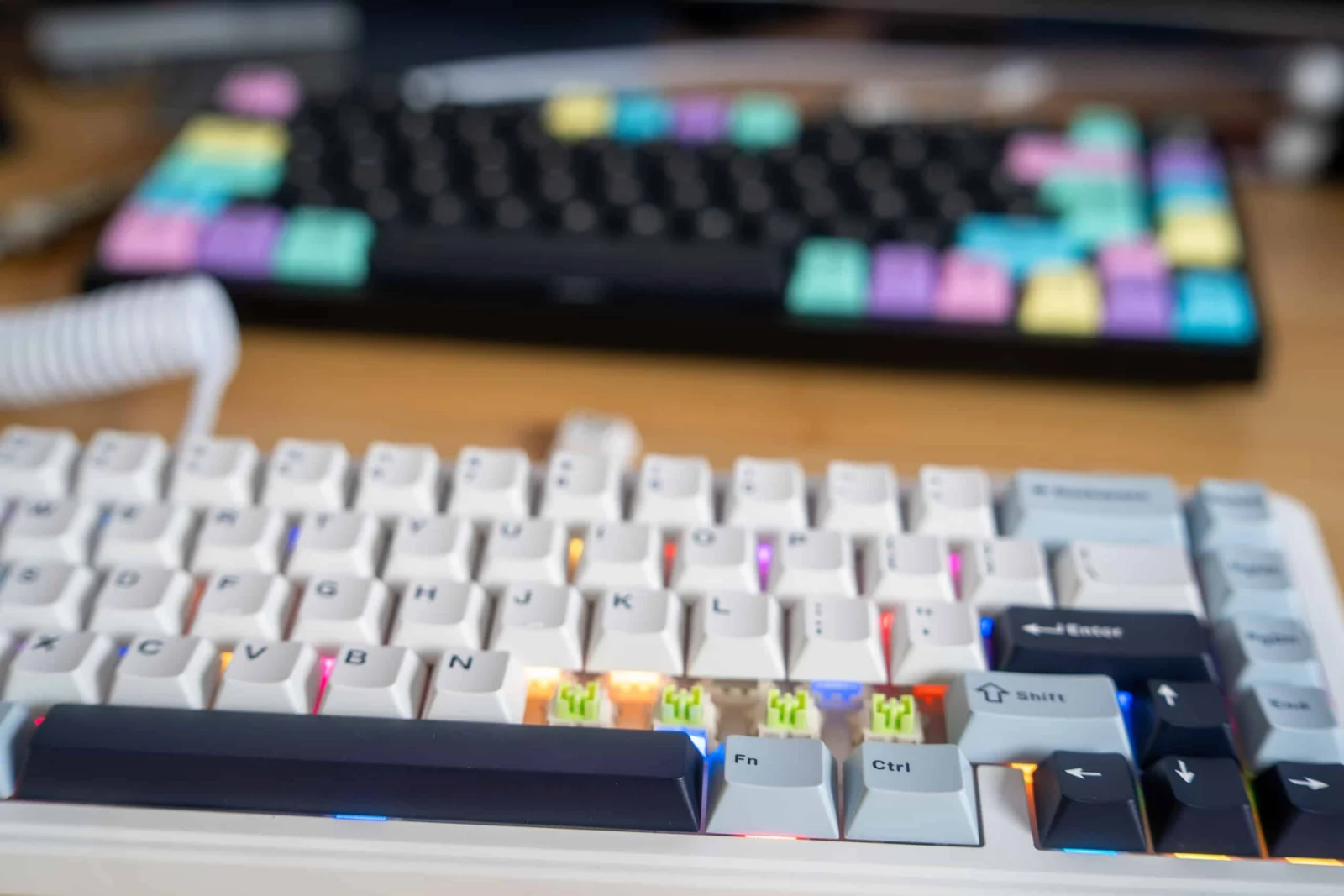 Günstig, gasket, geil? Was die EPOMAKER x AULA F65 wirklich kann Tastatur mit bunten mechanischen tastenkappen und beleuchtung, gaming tastatur, hochwertige computer-tastatur für gamer.