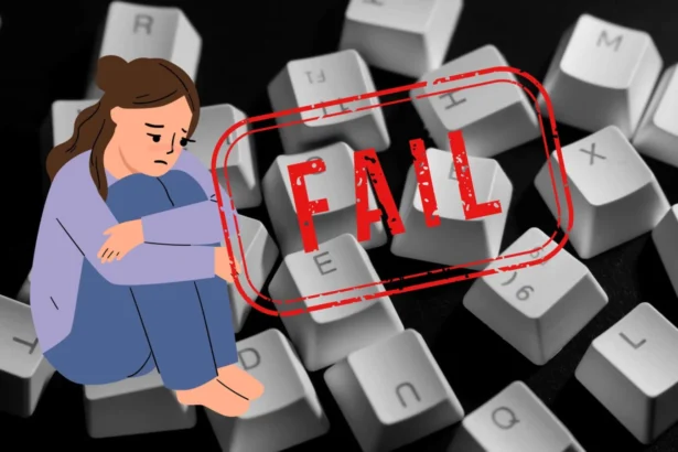 Emotionaler Mensch sitzt auf kaputtem Tastatur-Keys mit "Fail"-Stempel, symbolisiert Frustration, technische Probleme, Keyboard-Fehler, Computer-Ausfall.