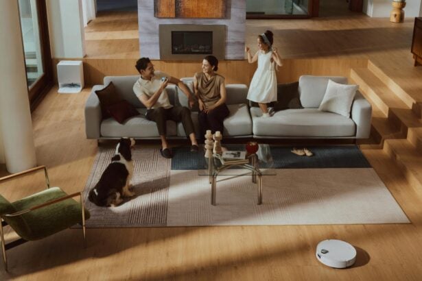 Roborock Saros 20 Flow Complete im Wohnzimmer, einer der Saugroboter zur IFA 2026