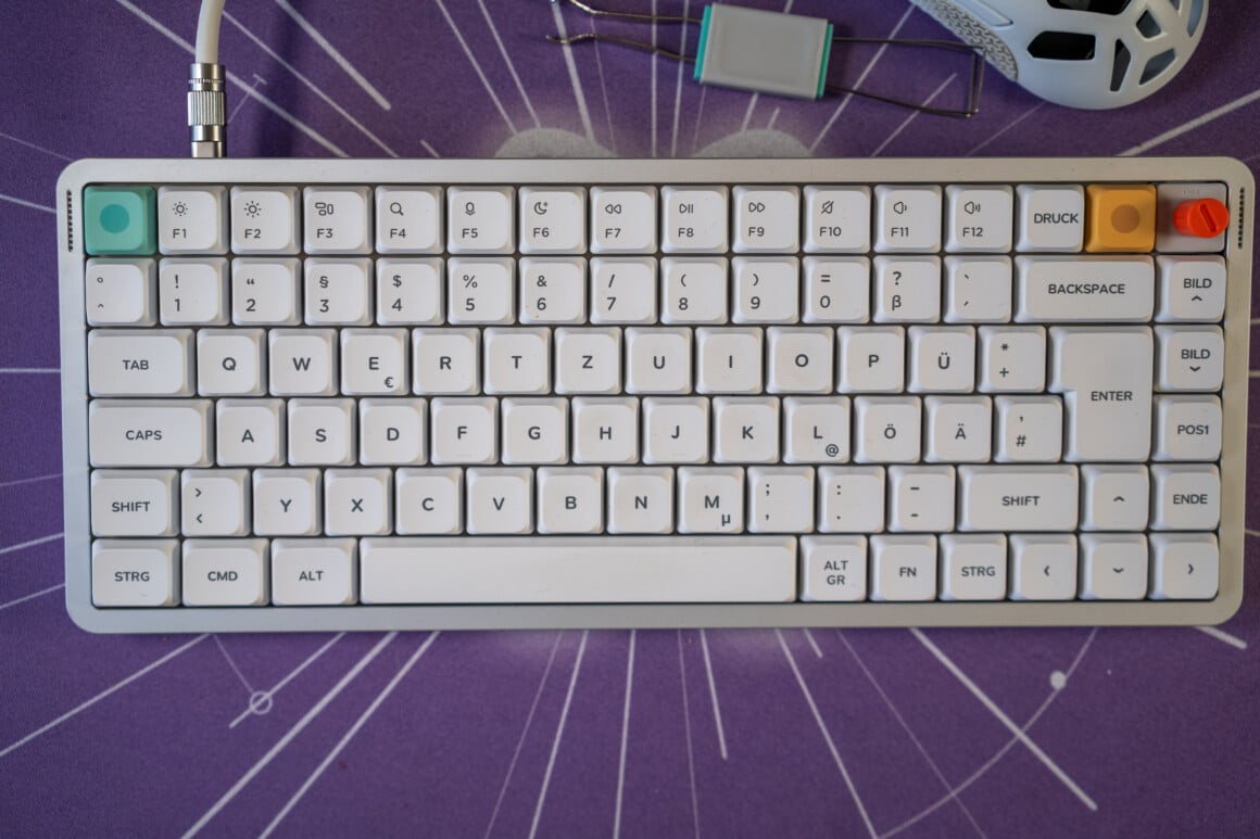Zurück aus der Schublade: NuPhy Air75 V3 Test NuPhy Air75 V3 komplett von oben mit deutschem QWERTZ-Layout, Umlauten und ISO-Enter
