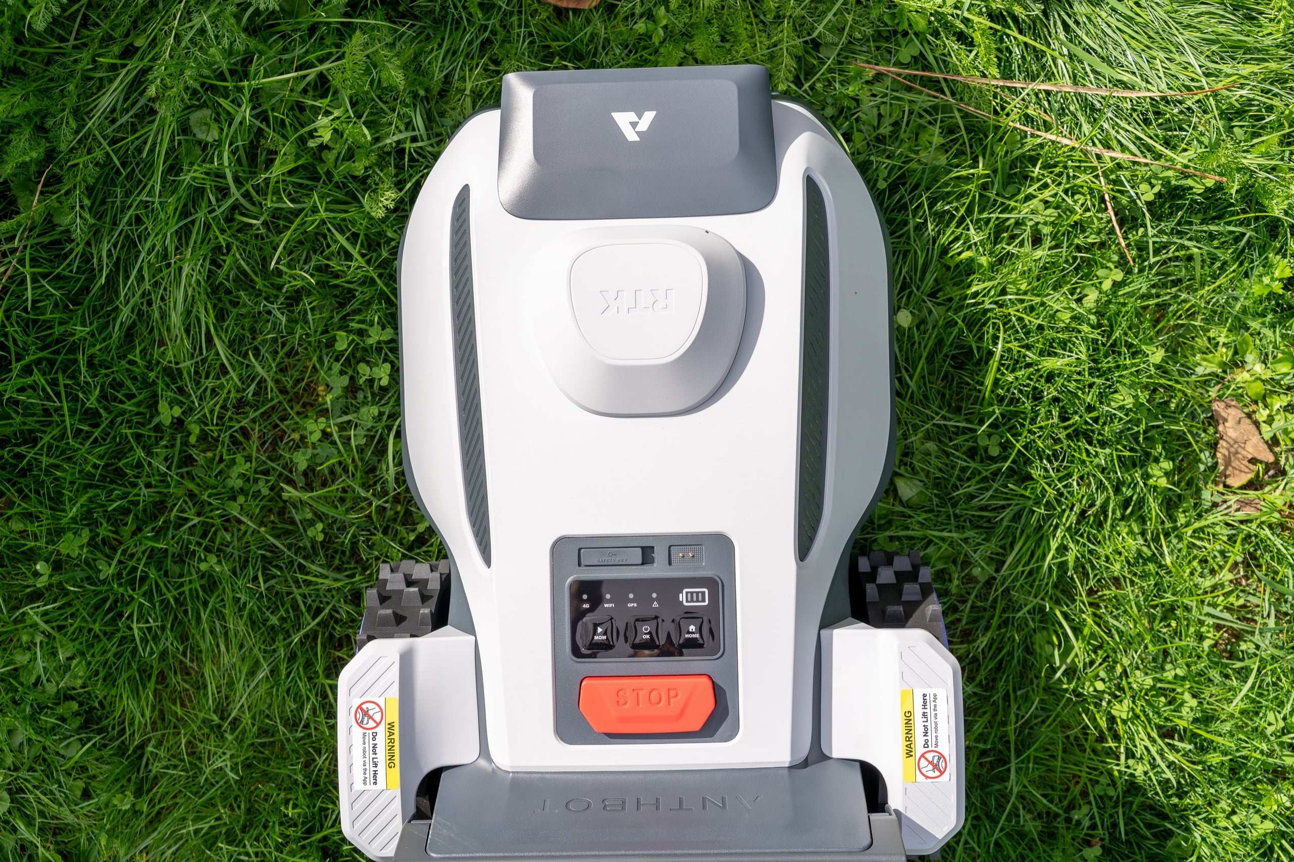 ANTHBOT N8 Bedienfeld mit Safety Key, Status-LEDs und Stop-Taste