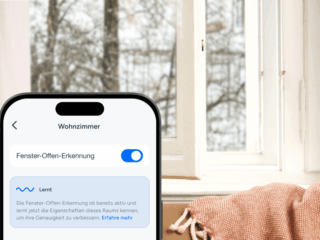 tado Fenster-offen-Erkennung am offenen Fenster: Die App zeigt im Wohnzimmer den Status Lernt