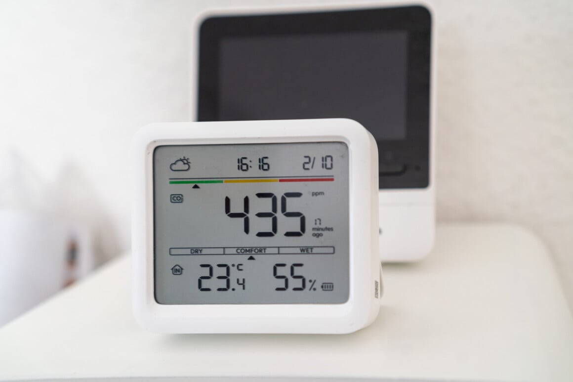 SwitchBot Meter Pro CO2 Test: Der Sensor, der einen sanft zum Lüften erzieht SwitchBot Meter Pro CO2 mit 435 ppm, 23,4 Grad und 55 Prozent Luftfeuchte am 2. Oktober