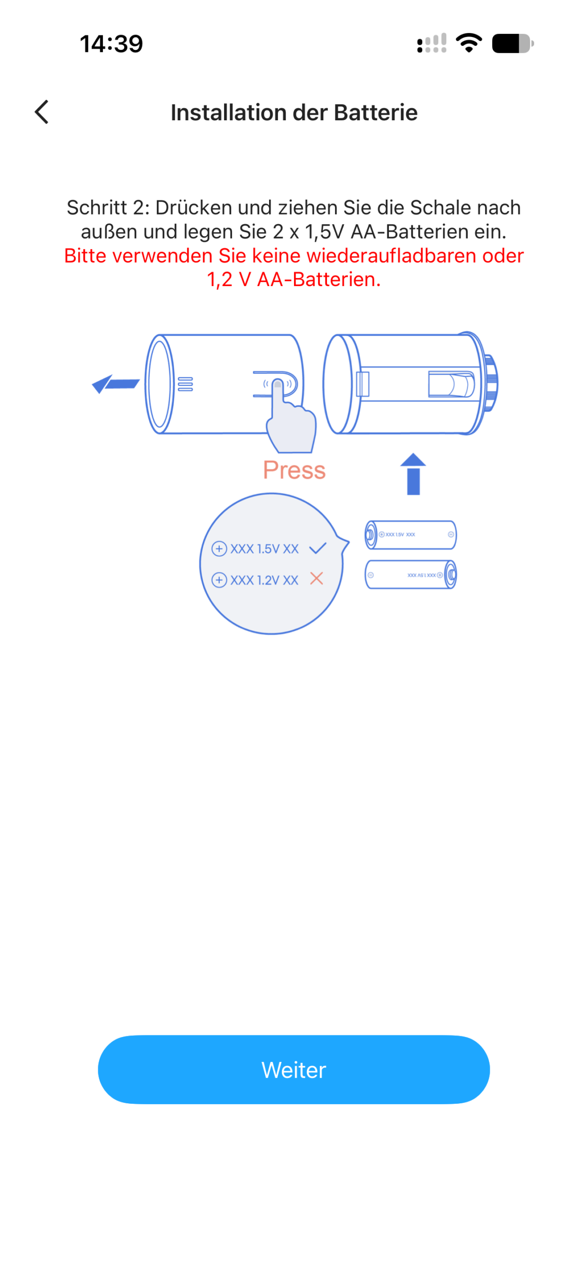 Meross-App: Installation der Batterie, Schale mit Druck auf die Taste abziehen und zwei 1,5-Volt-AA einlegen